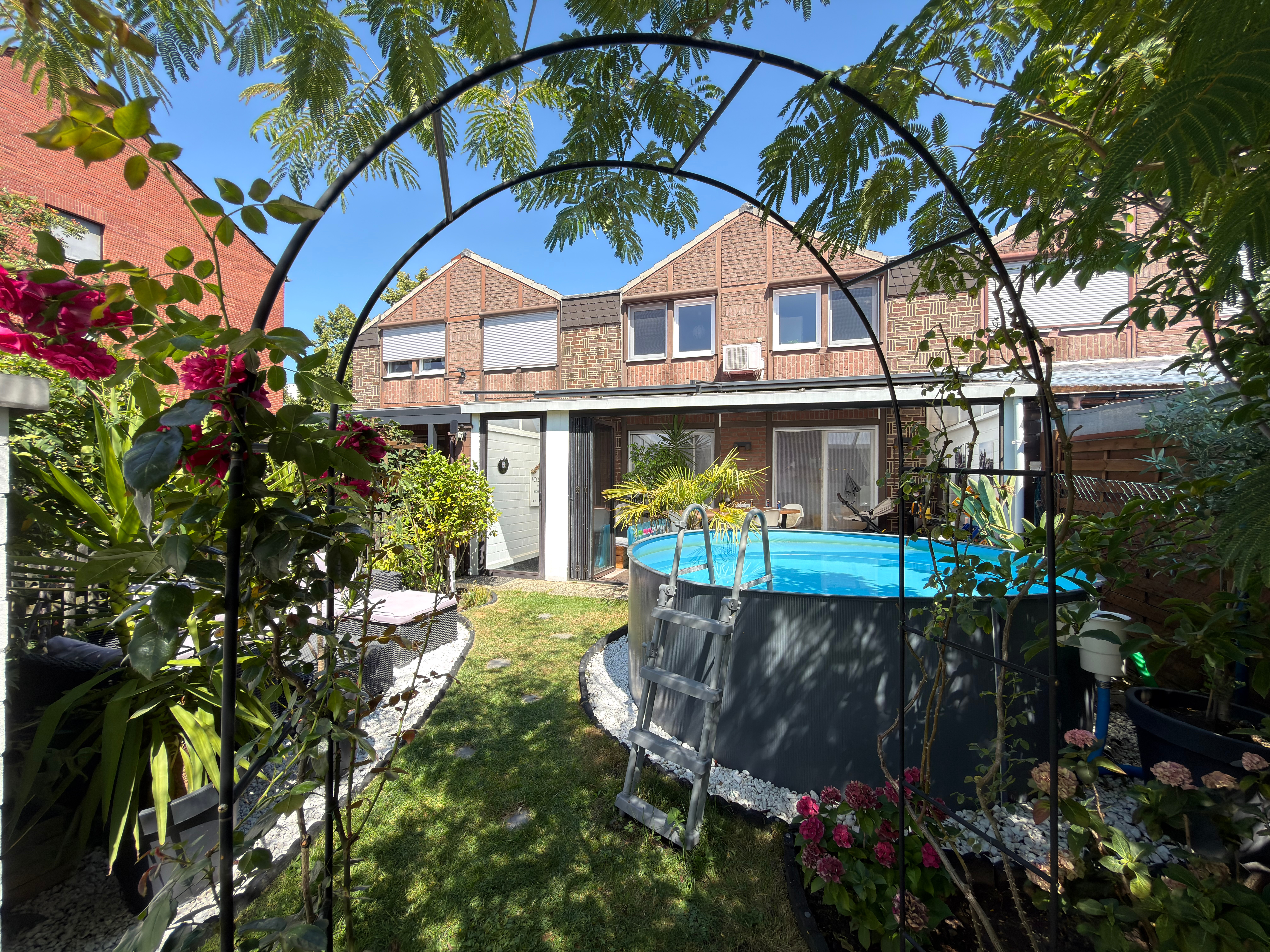 Hausansicht Garten