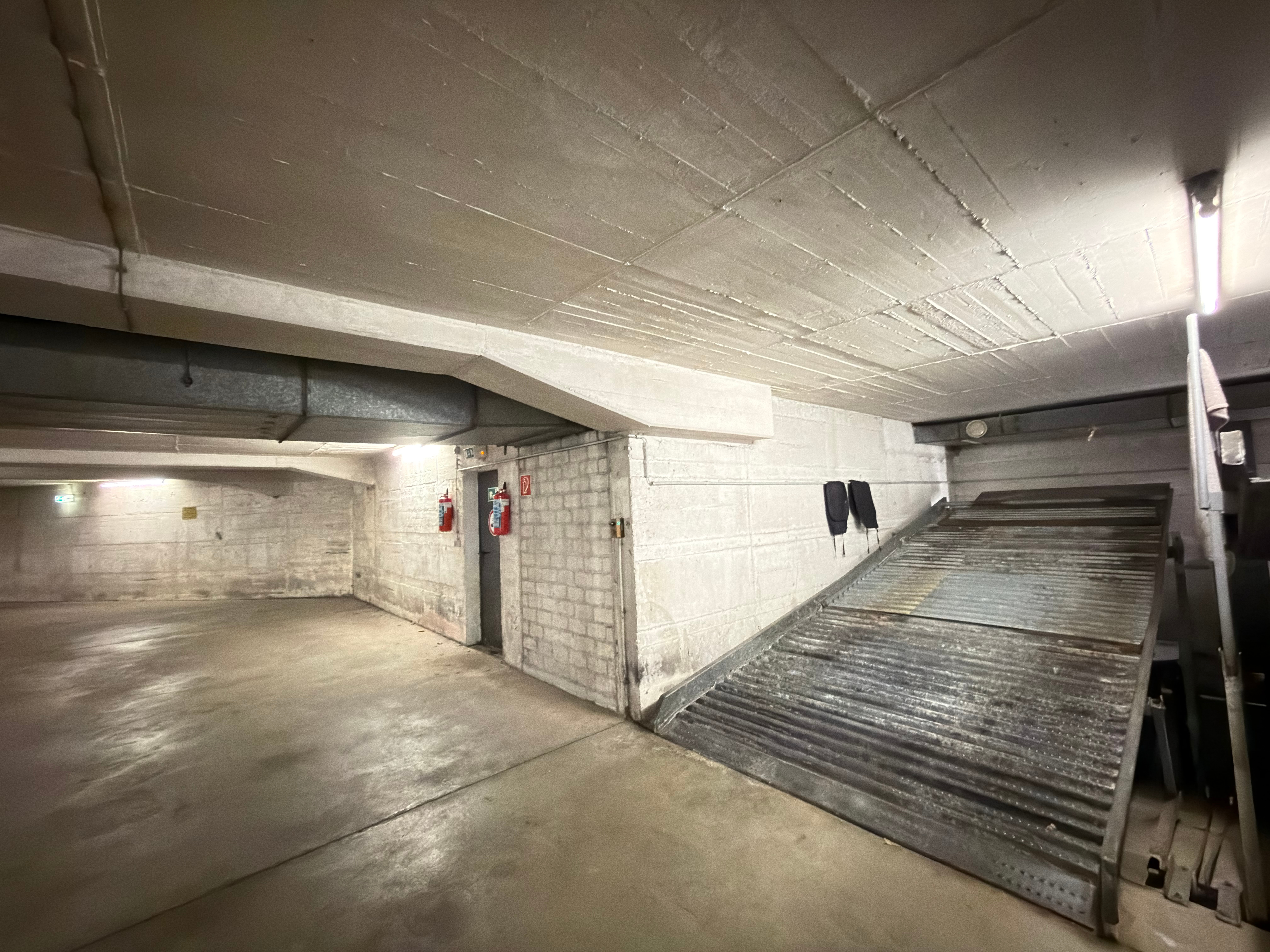 Tiefgarage Stellplatz