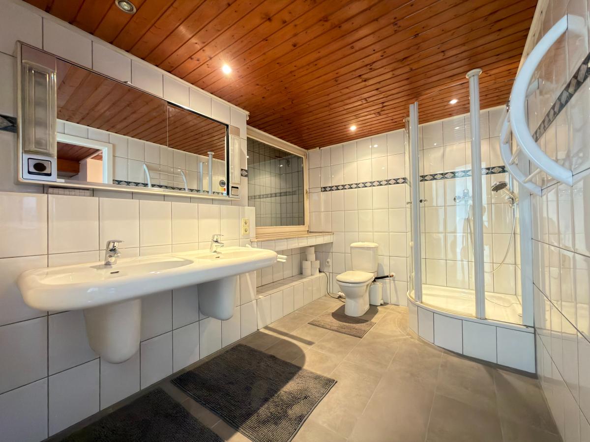 Badezimmer Kellergeschoss