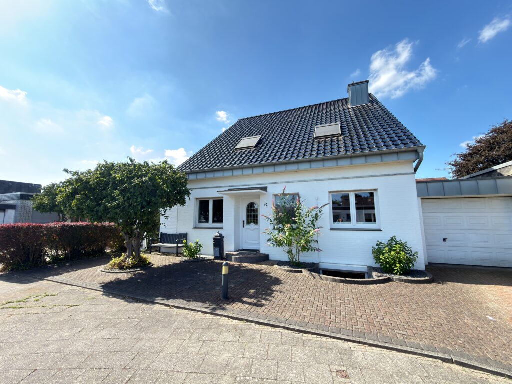 Freistehendes Familienhaus mit außergewöhnlichem Raumangebot in ruhiger Sackgassenlage!