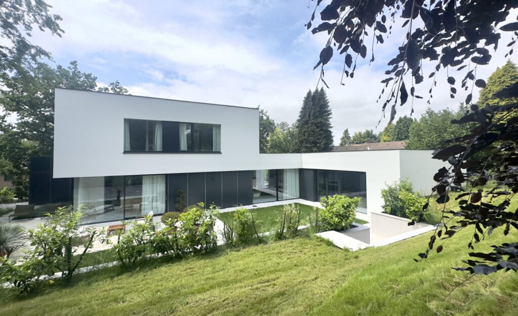 Bauhaus-inspiriertes Meisterwerk in Mönchengladbach setzt radikale Designmaßstäbe!
