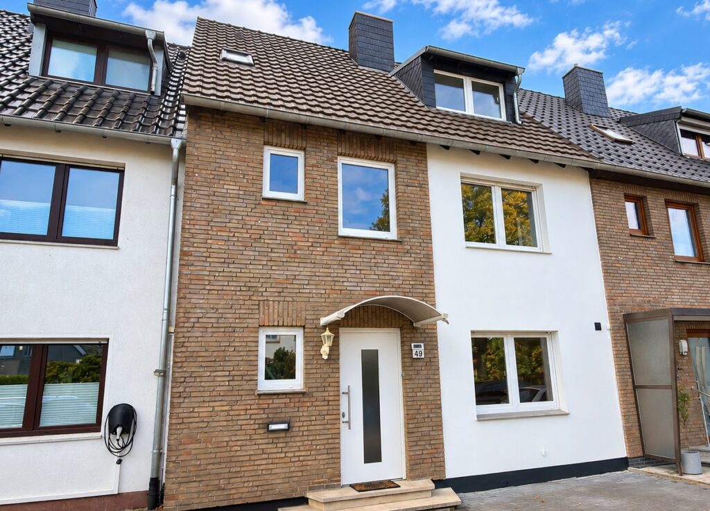 Platz zum Leben, Raum zum Wohlfühlen – Familienhaus mit Garten und Garage in Niederheide!